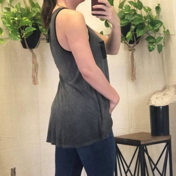Michelle by comune Gray and black high low tank medium - Picture 6 of 7